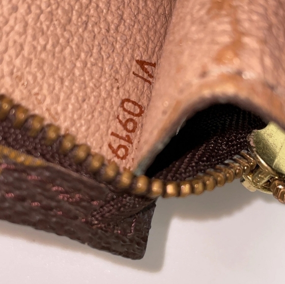 Authentic Louis Vuitton Monogram Pouch - Picture 10 of 13